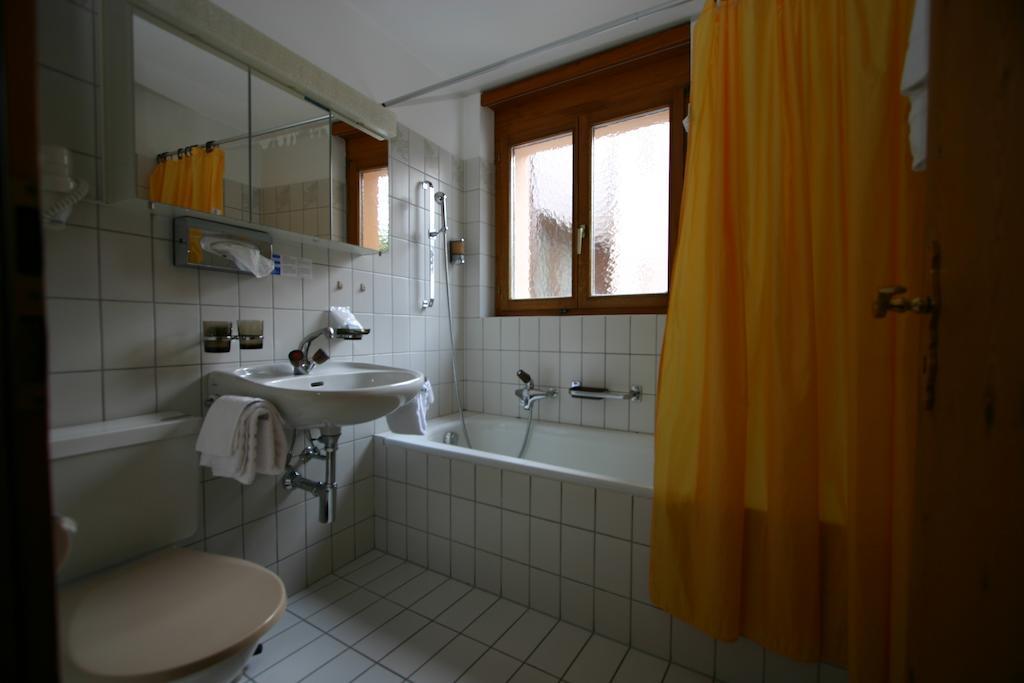 Hotel Poestli Maloja Oda fotoğraf